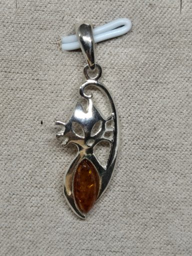 Pendentif chat argent et Ambre
