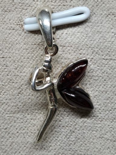 Pendentif  fée  argent et Ambre