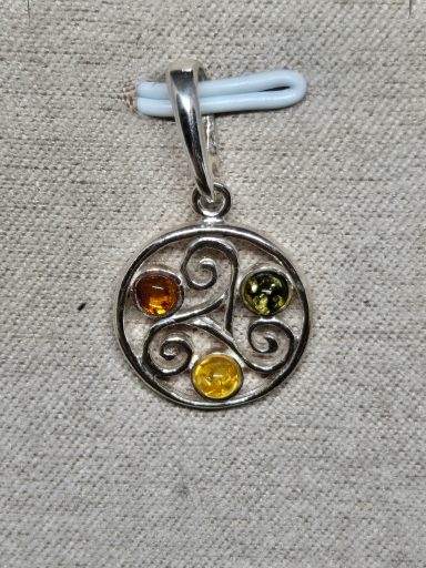 Pendentif triskell argent et Ambre