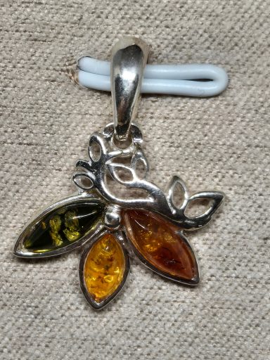 Pendentif feuille argent et Ambre