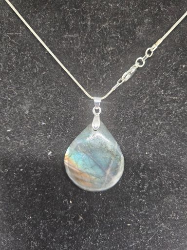 Pendentif en Labradorite et argent.