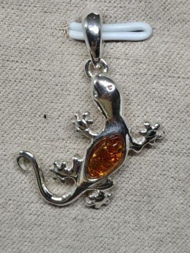 Pendentif  lézard  argent et Ambre