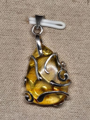 Pendentif argent et ambre