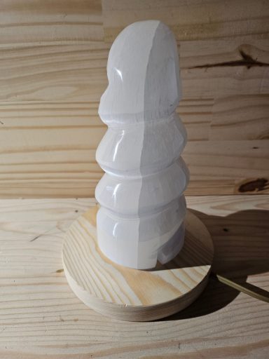 Lampe en Sélénite naturelle avec socle en bois naturel , taille 20 cm