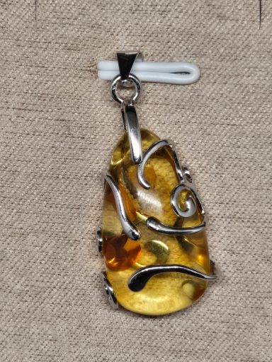 Pendentif argent et ambre