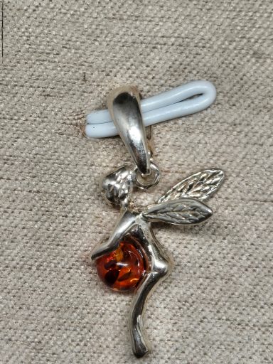 Pendentif  fée  argent et Ambre