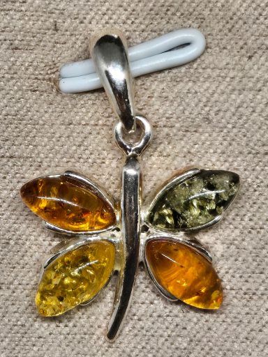 Pendentif  papillon argent et Ambre